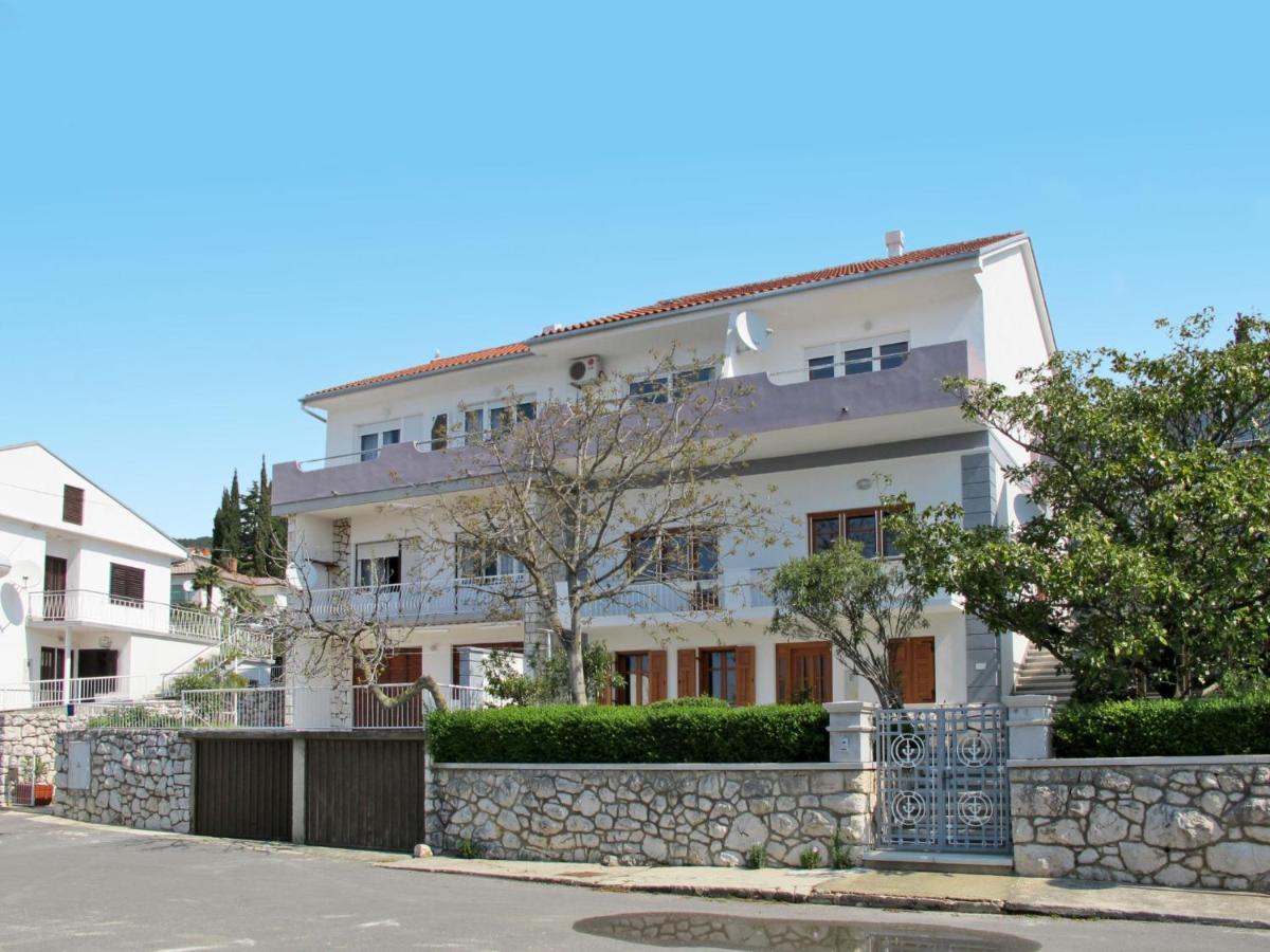 Manestar - Ckv221 By Interhome *